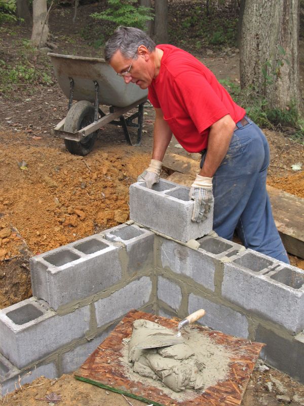 Local Concrete Block Construction pros at work